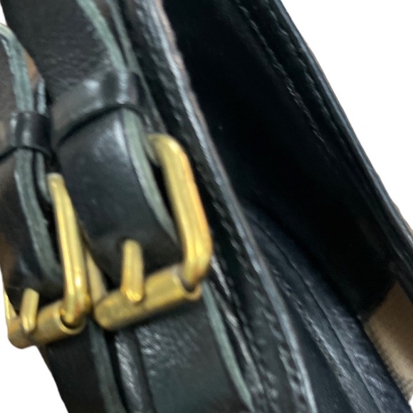 Gorgeous Burberry Black Leather w/ Accent Buckles Round Toe - Size 40 - Picture 5 of 9